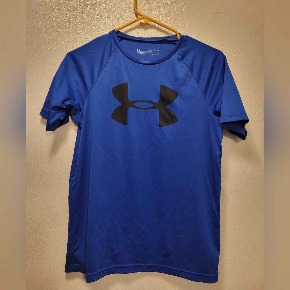 Under Armour Short Sleeve Shirt in Blue and Black